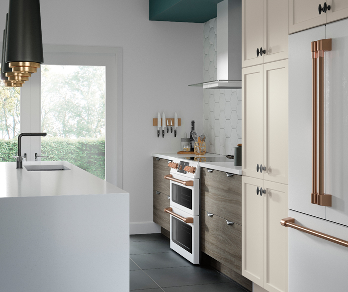 Contemporary Kitchen in Thermofoil and Melamine